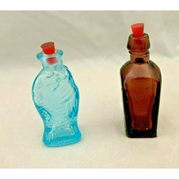 Pair of Ceramic Monk Figurines Holding Wine / Liquor Bottles - 5" & 6" Tall - Picture 7 of 7